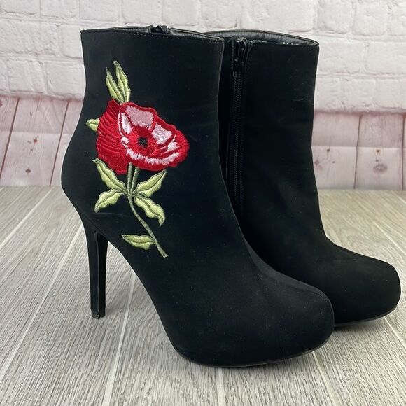 Madeline Stuart Embroidered Floral Stiletto Booties. Women's 8 - Picture 1 of 12